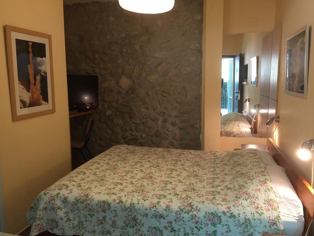 Gil'S Guest Rooms Neve Zohar Exterior foto
