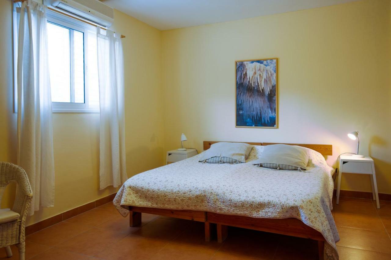 Gil'S Guest Rooms Neve Zohar Exterior foto