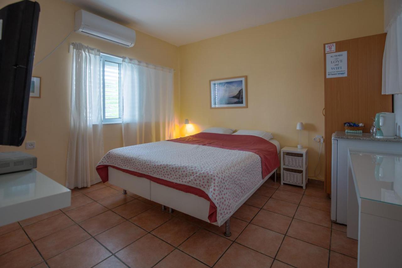 Gil'S Guest Rooms Neve Zohar Exterior foto